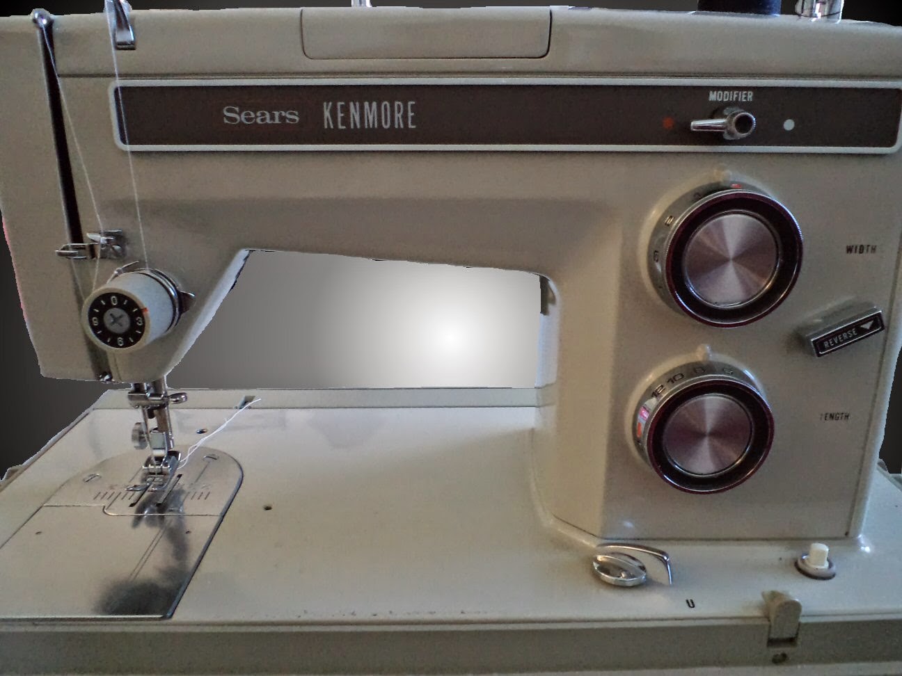 eSheep Designs: Love My Vintage Sewing Machine